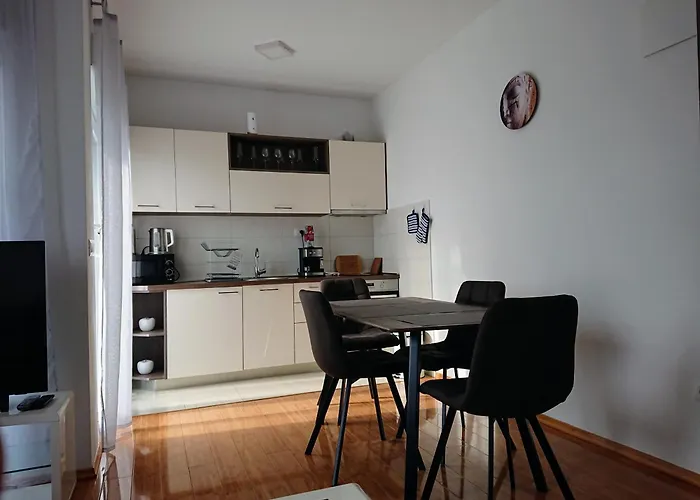 West Star Apartment